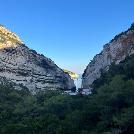 Holiday Home Stiniva Vis Buitenkant foto