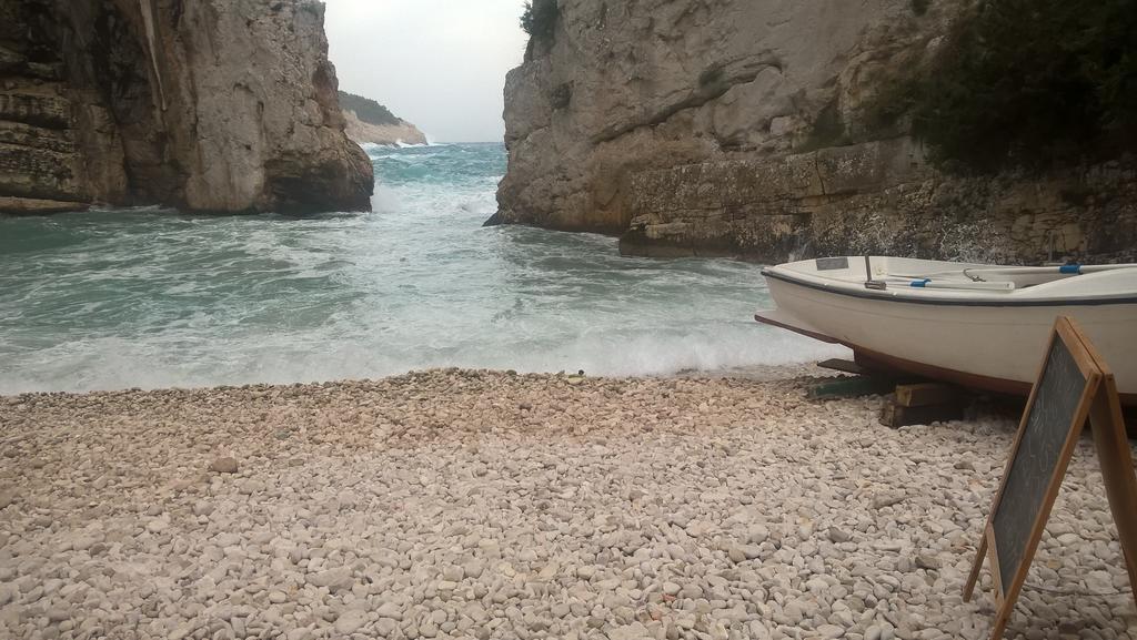 Holiday Home Stiniva Vis Buitenkant foto